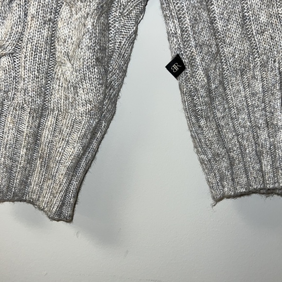 Women’s Size XX-Large Banana Republic Brand Cable Knit Sweater in Heather Grey - Picture 4 of 9